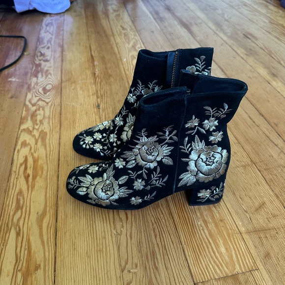 Johnny Was Metallic Embroidered Gold Black Boots - Picture 3 of 5